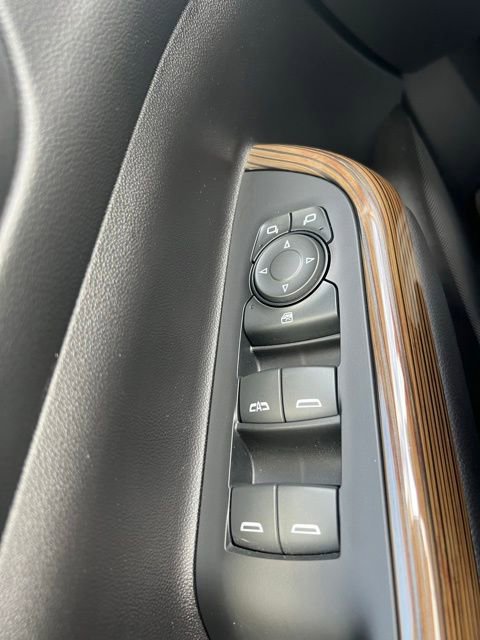 Certified 2023 GMC Acadia SLE w/ Driver Convenience Package FWD image 27