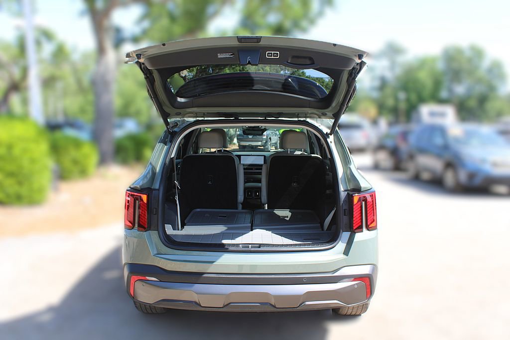Certified 2025 Kia Sorento SX AWD/4WD image 9