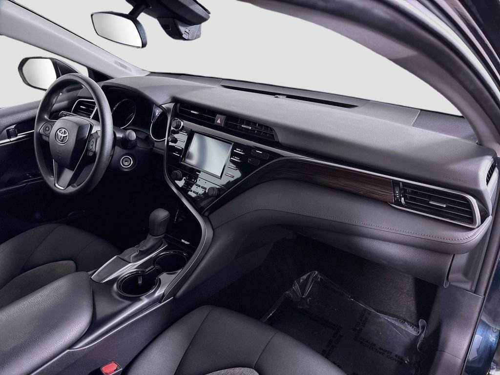 Used 2020 Toyota Camry LE FWD image 27