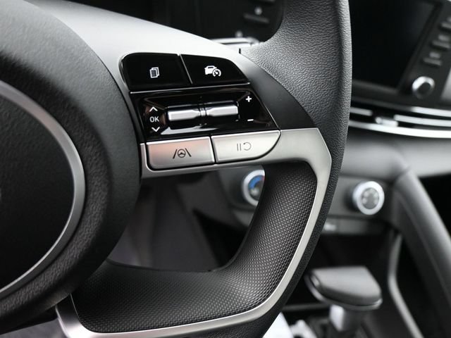 Certified 2026 Hyundai Elantra SE FWD image 19