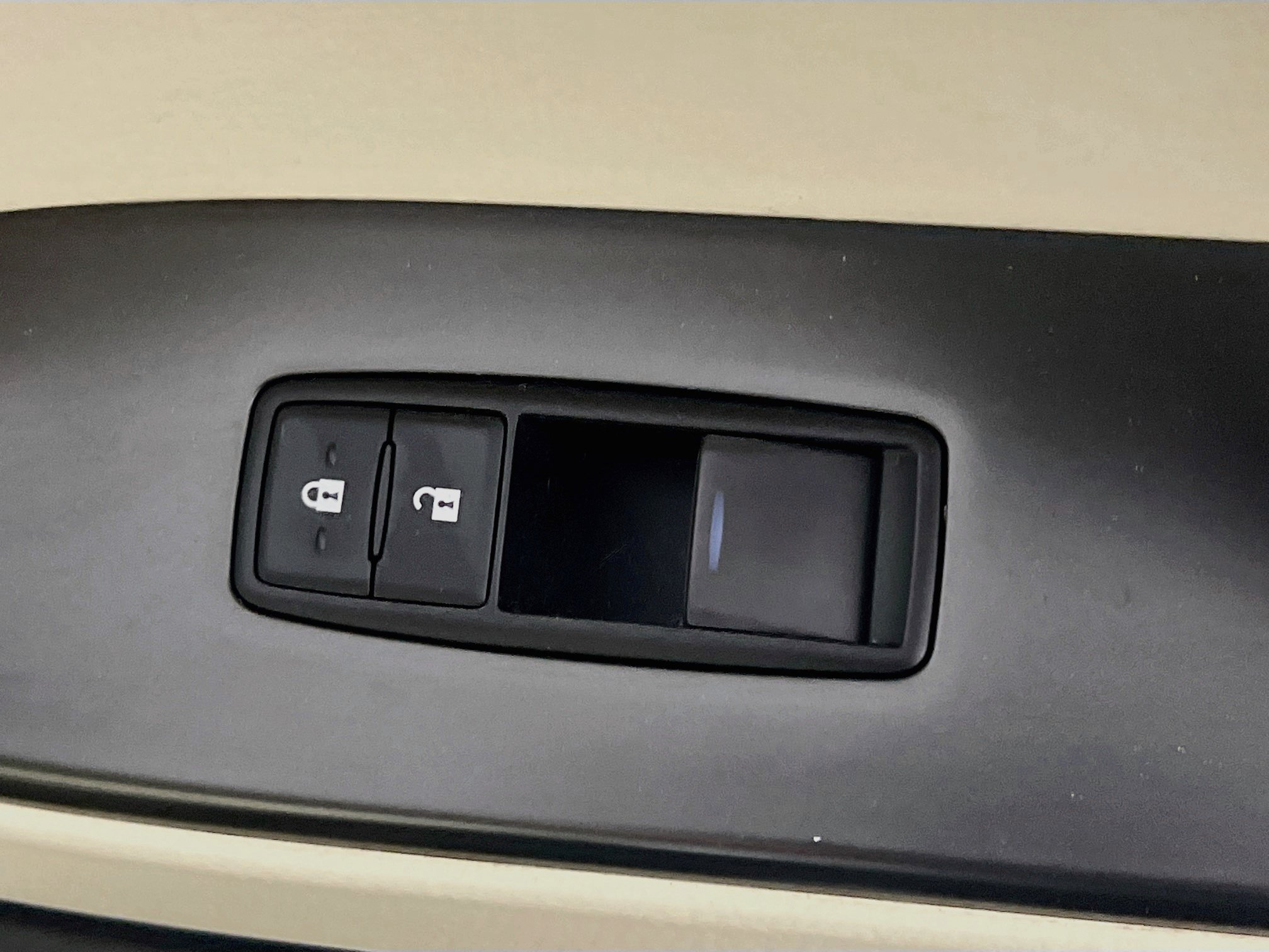 Used 2023 Lexus GX 460 Premium w/ Accessory Package AWD/4WD image 31