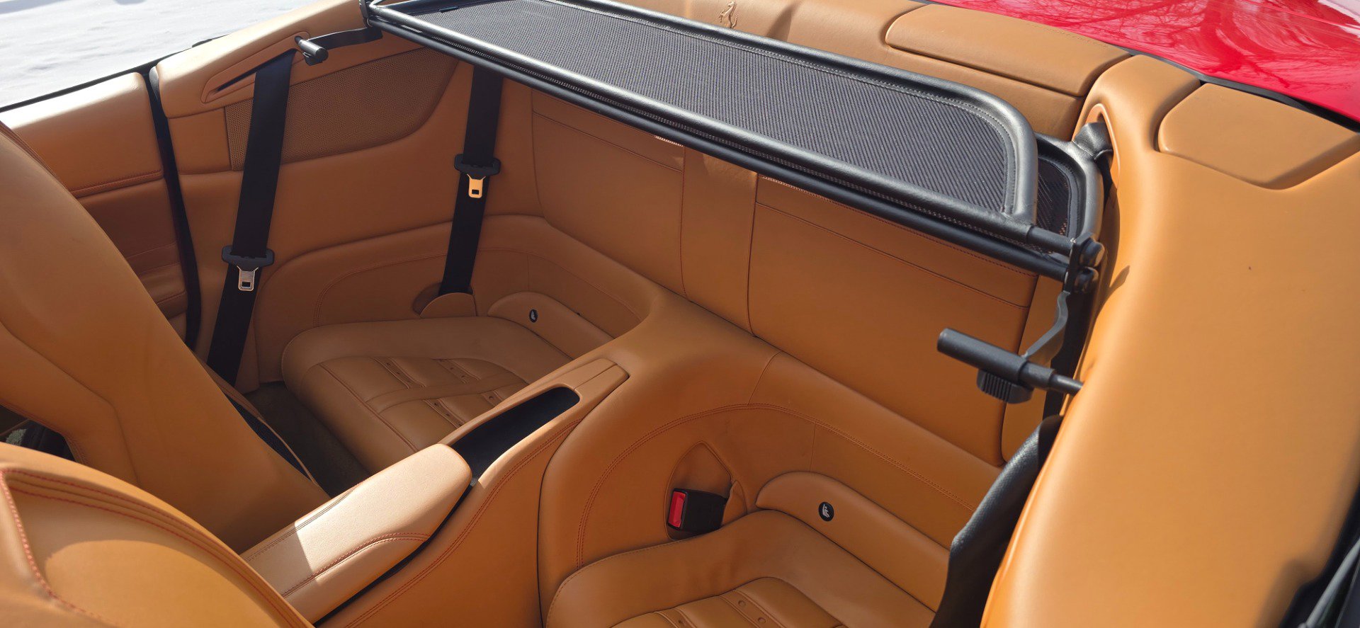 Used 2015 Ferrari California T RWD image 23