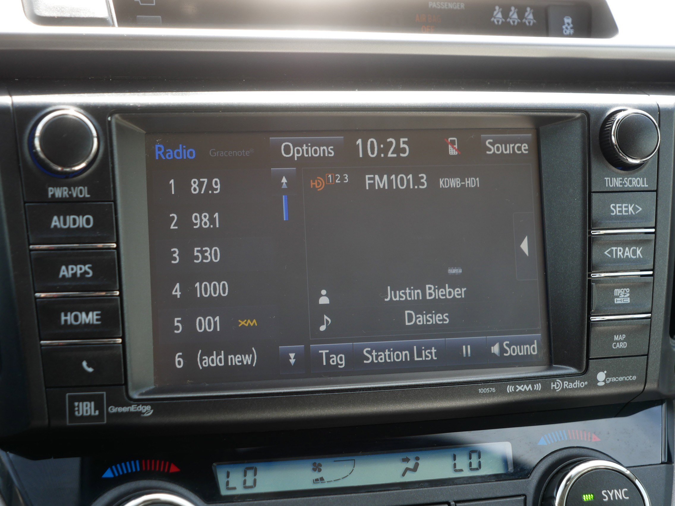 Used 2018 Toyota RAV4 Limited w/ Advanced Technology Package AWD/4WD image 22