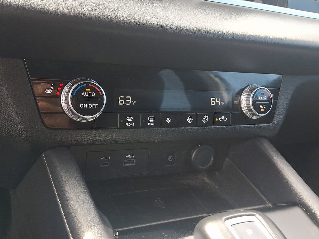 Used 2024 Mitsubishi Outlander SE Black Edition image 17