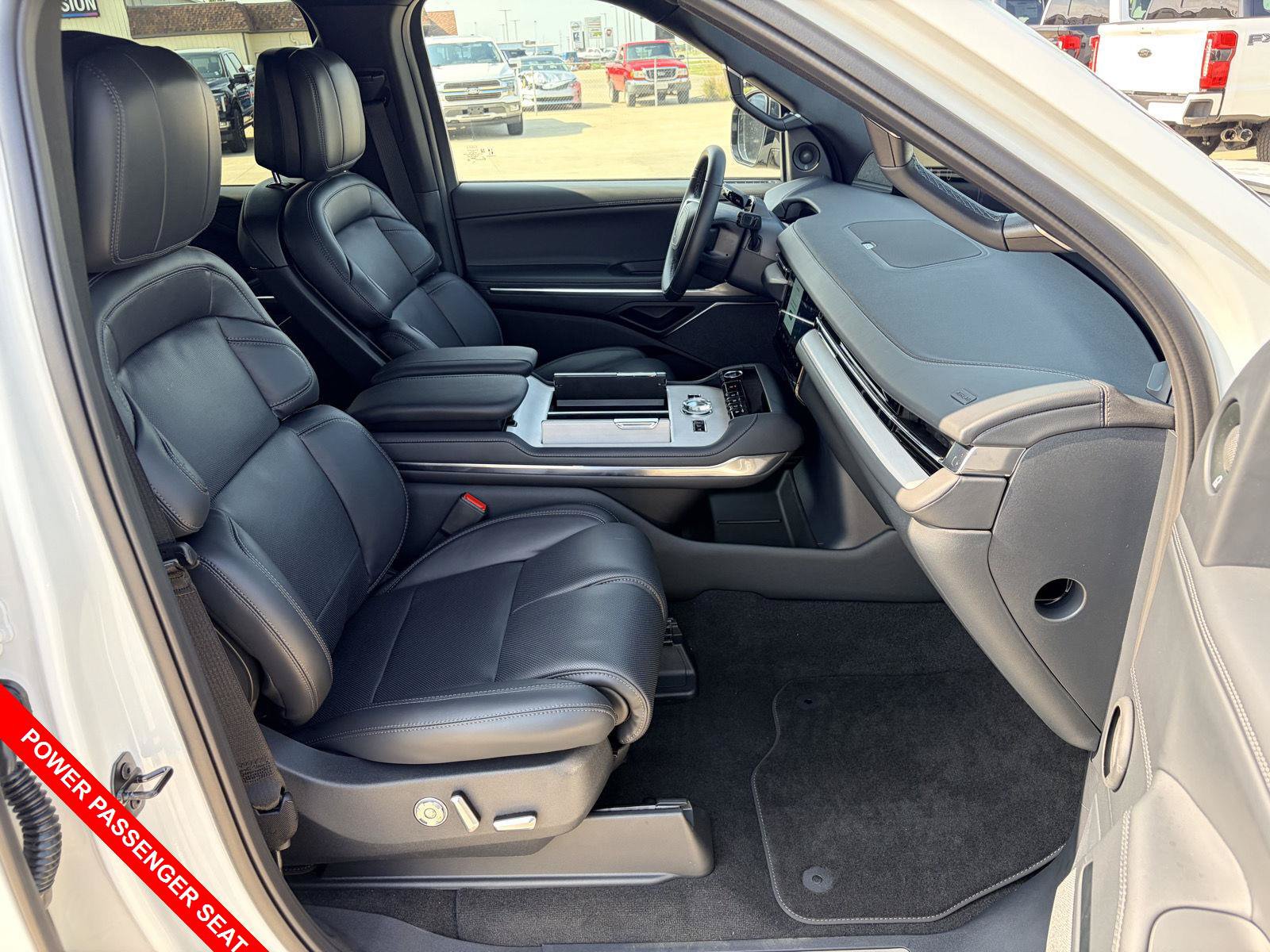 New 2027 Lincoln Navigator L Reserve w/ Jet Appearance Package AWD/4WD image 45