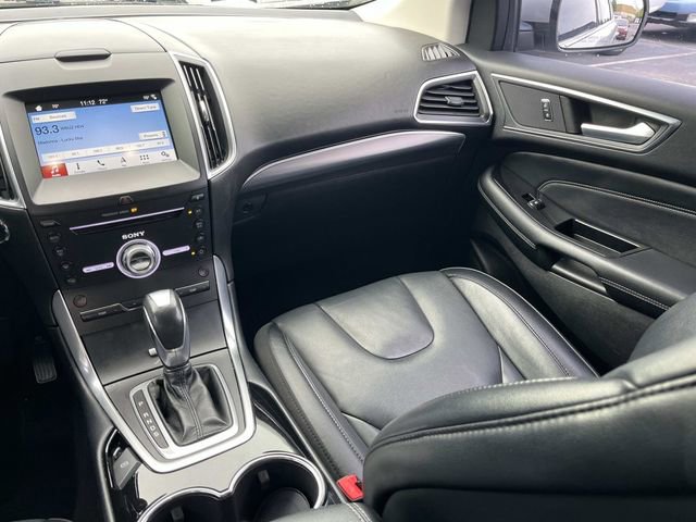 Used 2017 Ford Edge Titanium w/ Technology Package FWD image 18