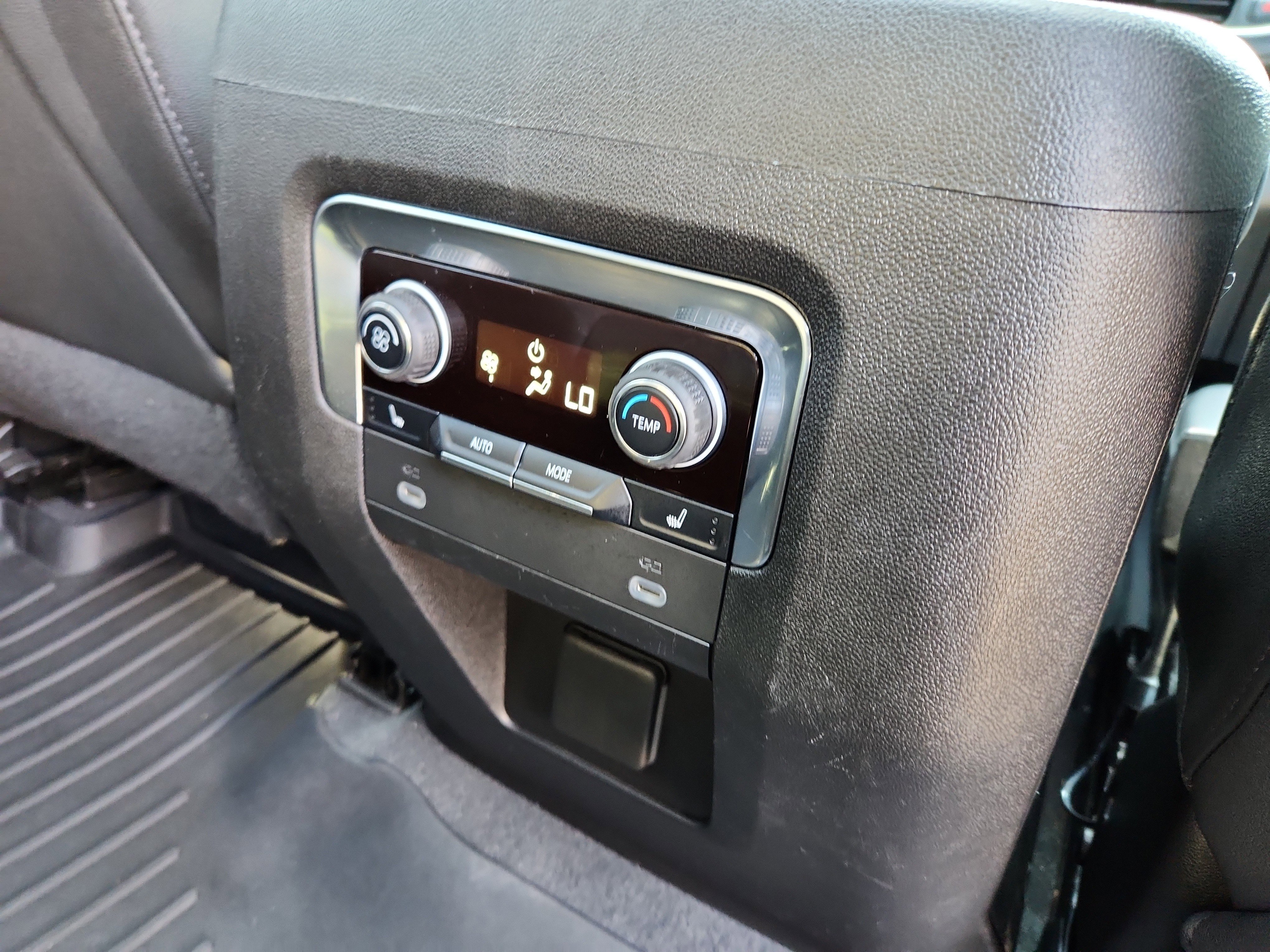 Used 2023 Chevrolet Suburban Z71 w/ Z71 Off-Road Package image 47