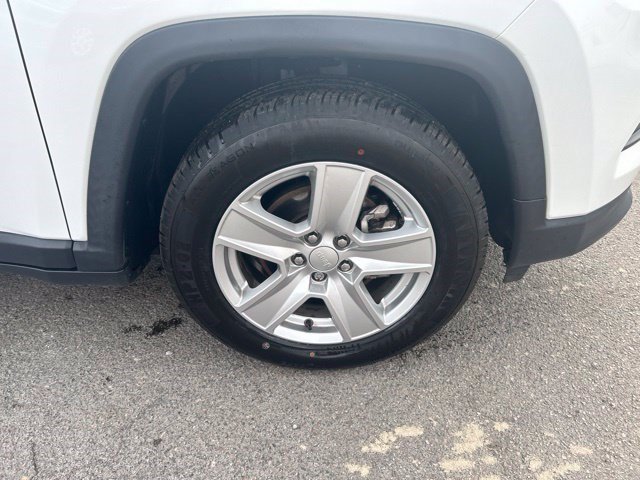 Used 2022 Jeep Compass Latitude FWD image 40