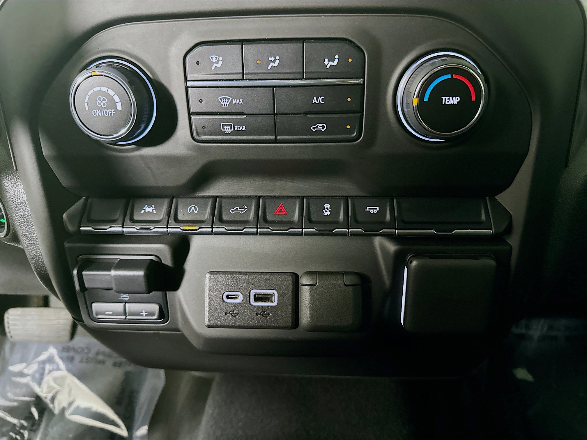 Used 2023 Chevrolet Silverado 1500 Custom image 22