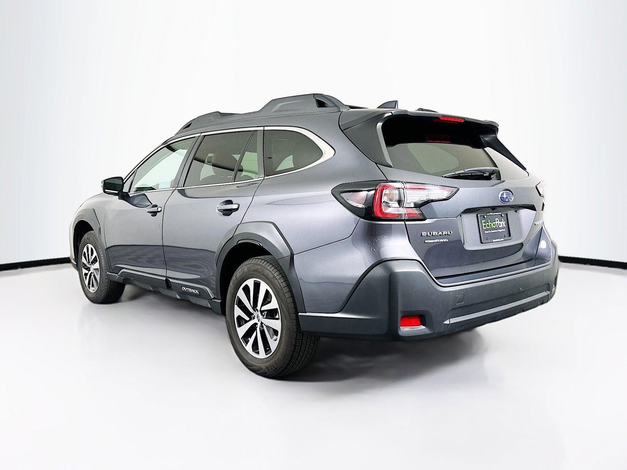 Used 2025 Subaru Outback Premium image 5