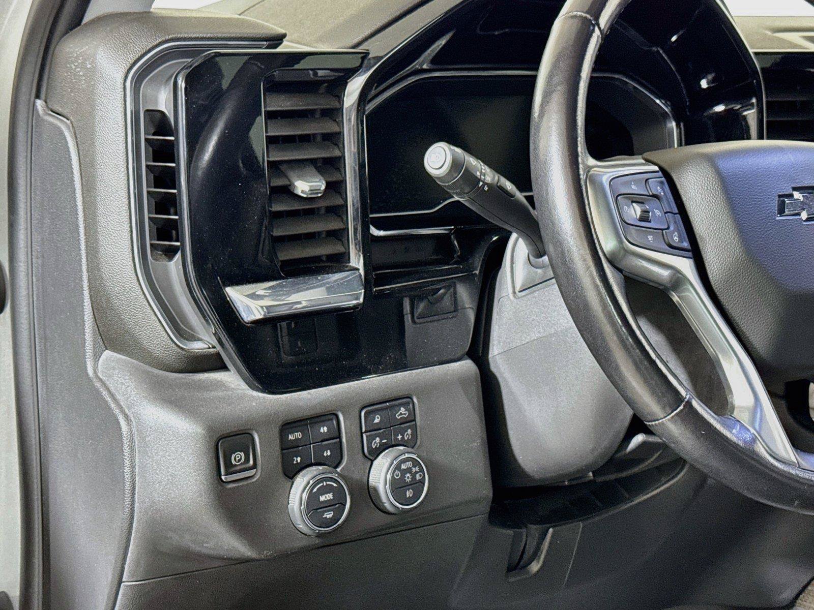 Used 2022 Chevrolet Silverado 1500 LT Trail Boss w/ LT Trail Boss Premium Package AWD/4WD image 8