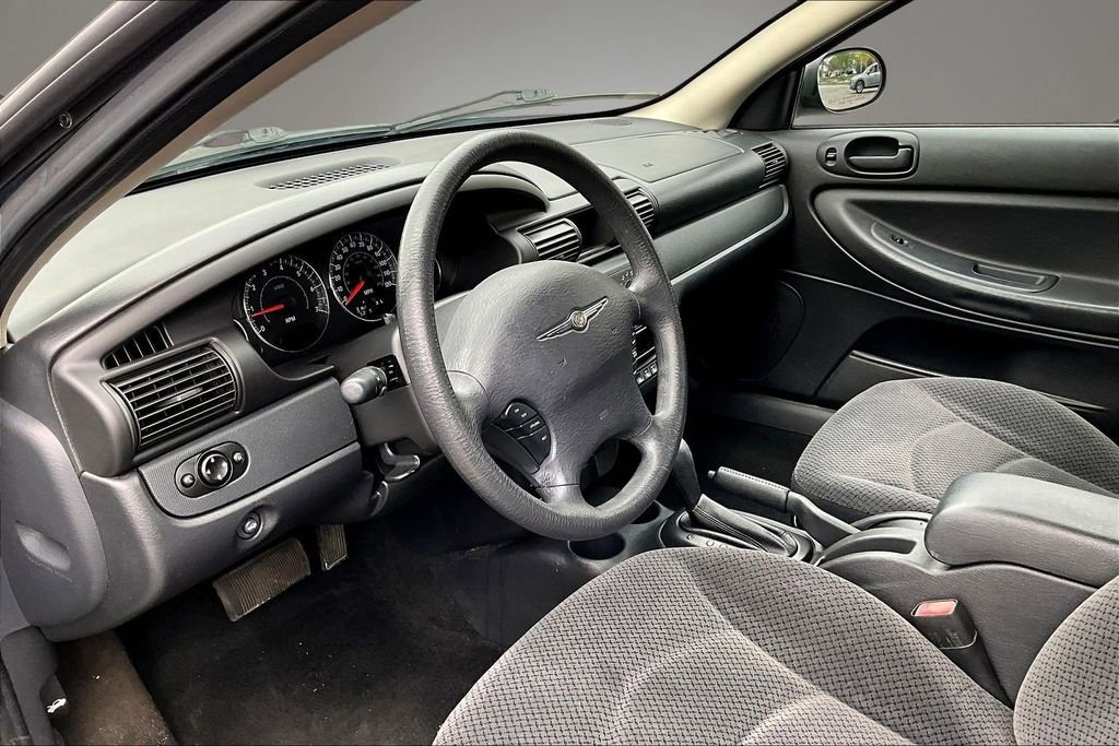 Used 2006 Chrysler Sebring Sedan FWD image 16