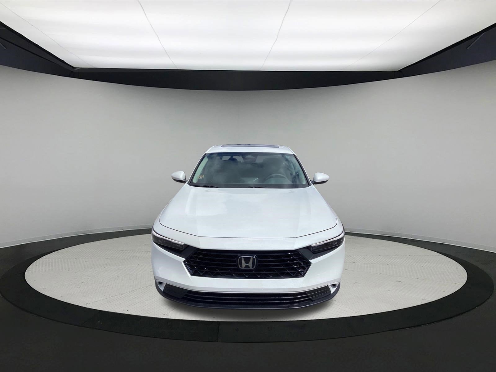 Used 2024 Honda Accord EX image 3