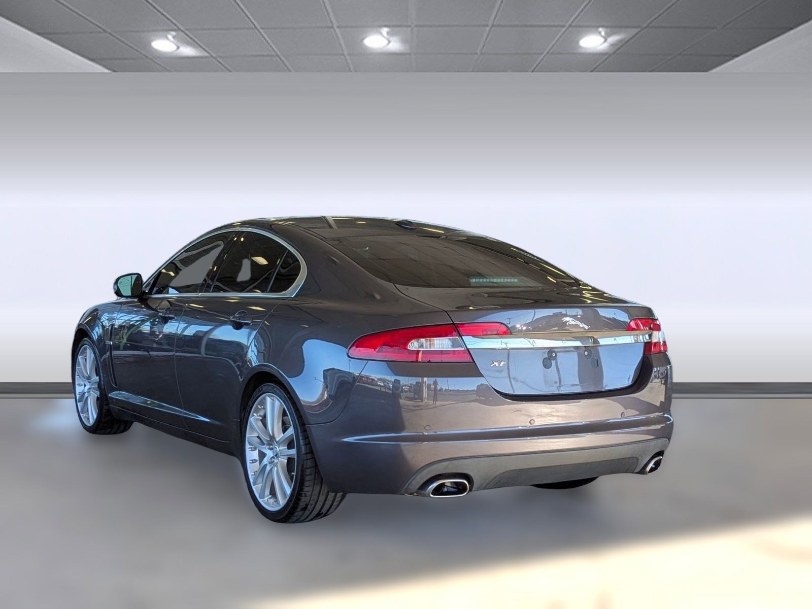 Used 2010 Jaguar XF Premium image 3