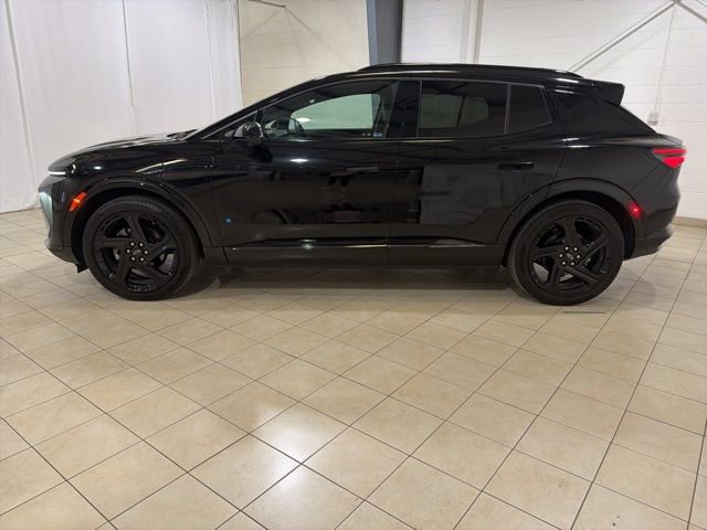 Used 2024 Chevrolet Equinox EV RS FWD image 2