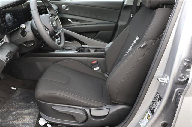 New 2025 Hyundai Elantra SEL image 11