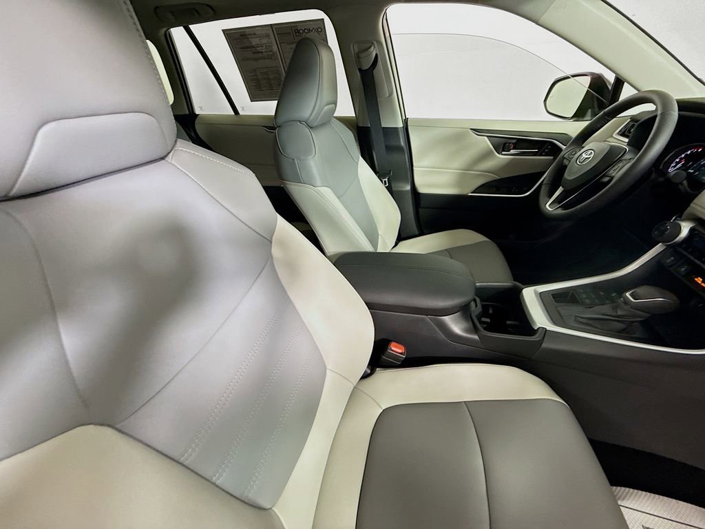 Certified 2025 Toyota RAV4 XLE Premium image 25