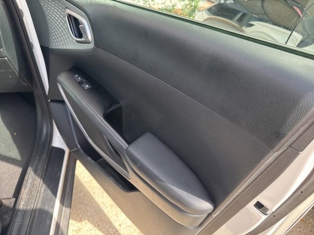 Used 2023 Kia Soul LX w/ LX Technology Package image 15