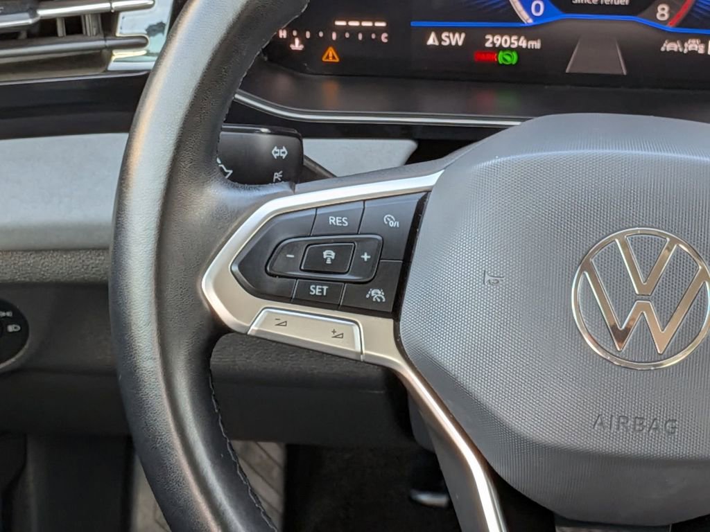 Used 2025 Volkswagen Jetta SE image 24