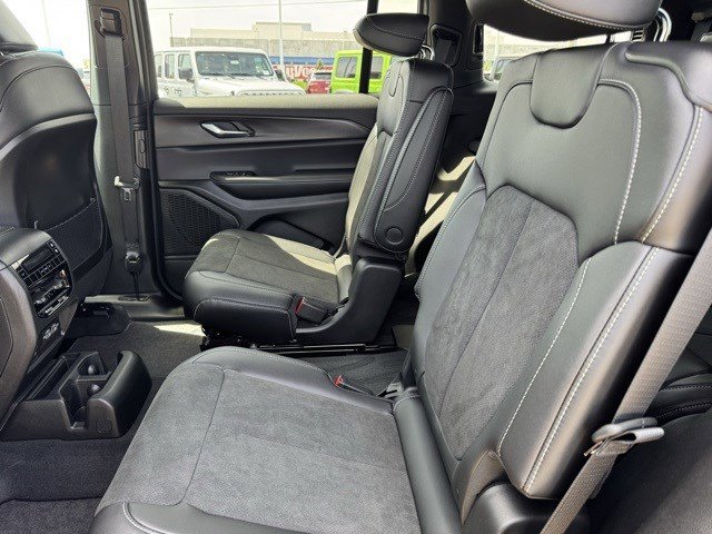 New 2025 Jeep Grand Cherokee L Altitude image 26