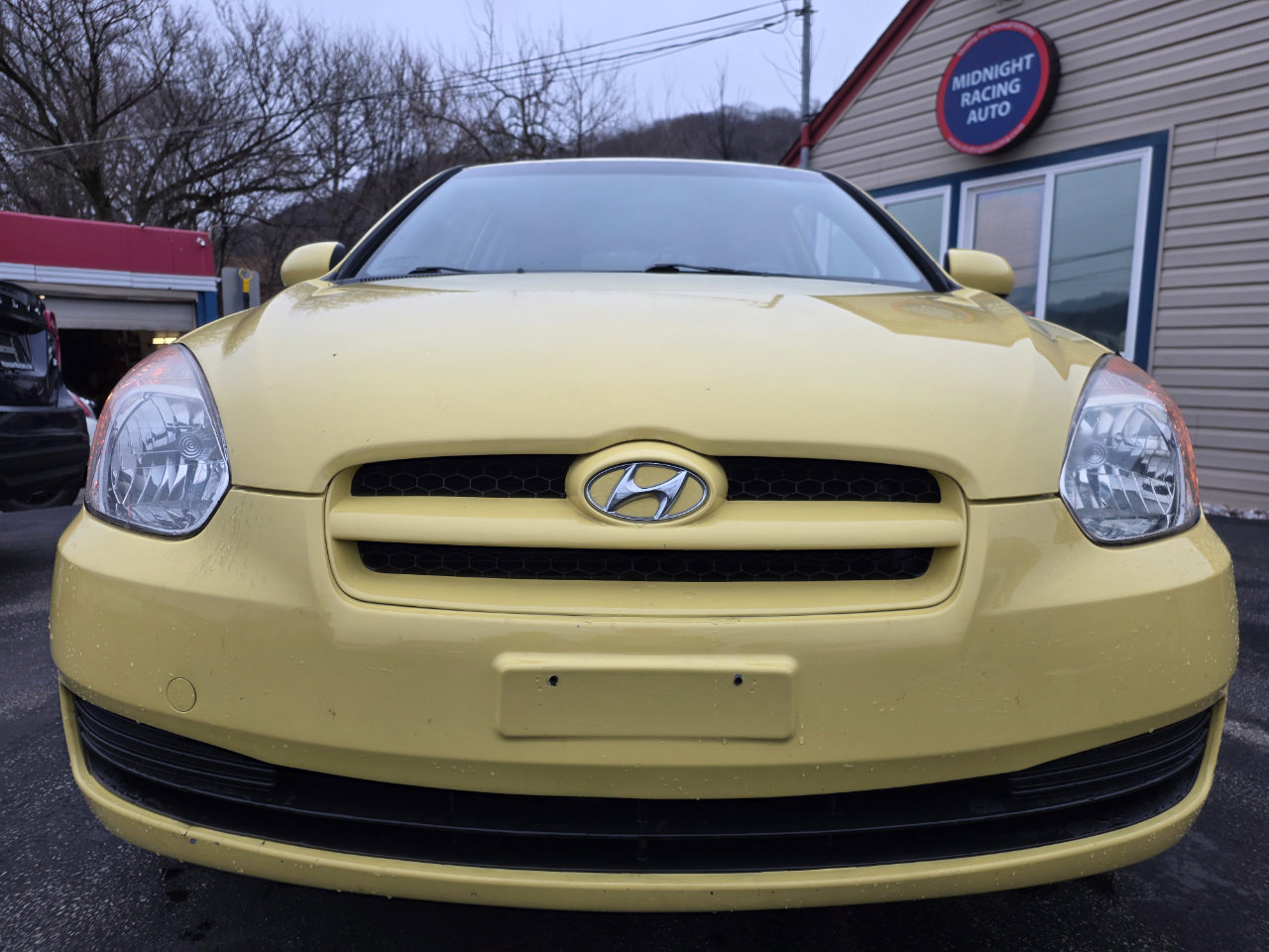 Used 2010 Hyundai Accent GS w/ Premium Pkg 3 FWD image 2