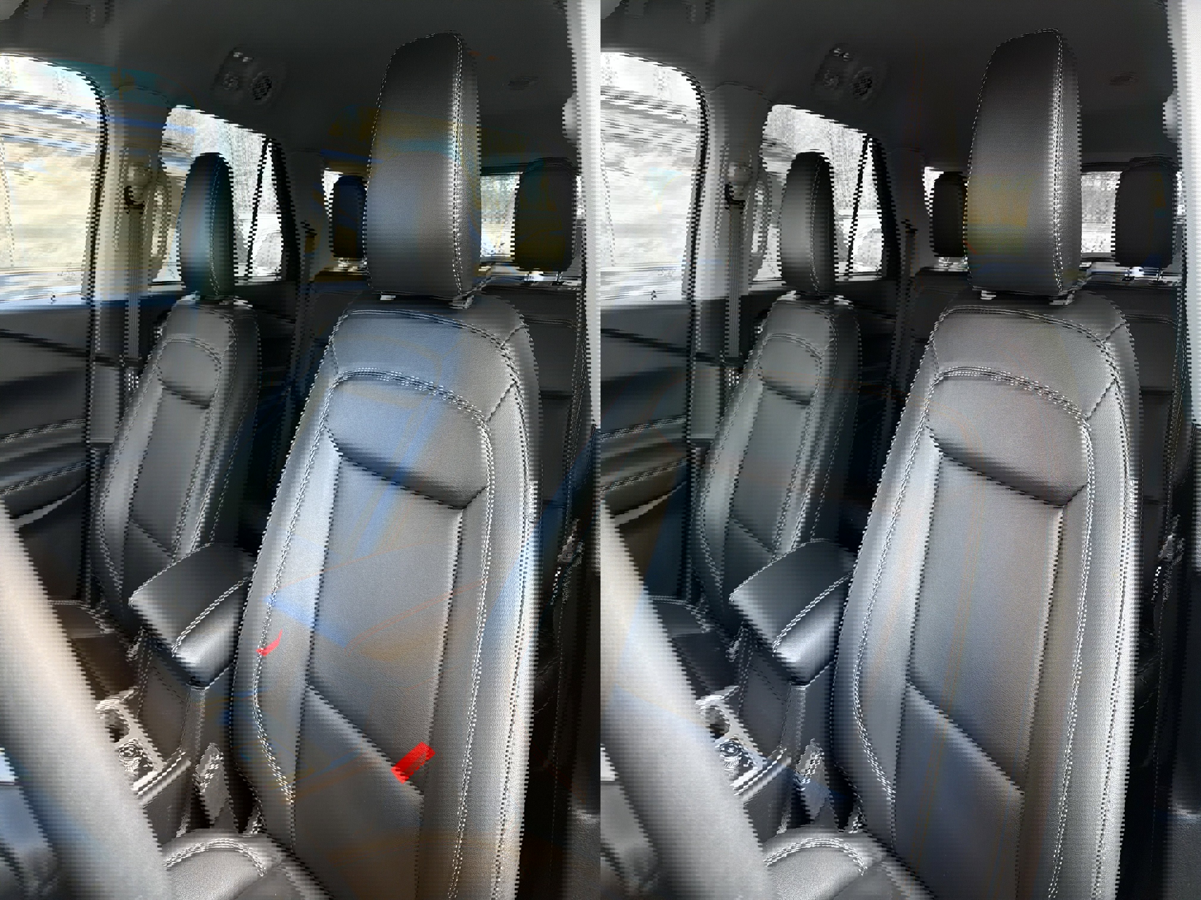 Used 2024 Ford Explorer XLT w/ Equipment Group 202A image 9