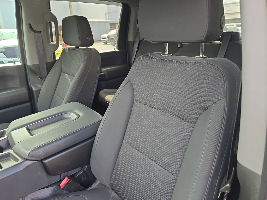 Used 2022 Chevrolet Silverado 2500 Custom w/ Custom Value Package image 18