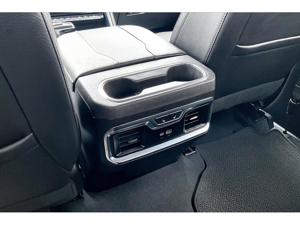 Used 2023 GMC Sierra 1500 Denali w/ Technology Package AWD/4WD image 11