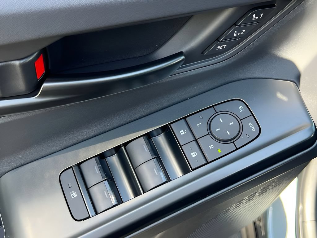 New 2026 Toyota C-HR AWD/4WD image 10