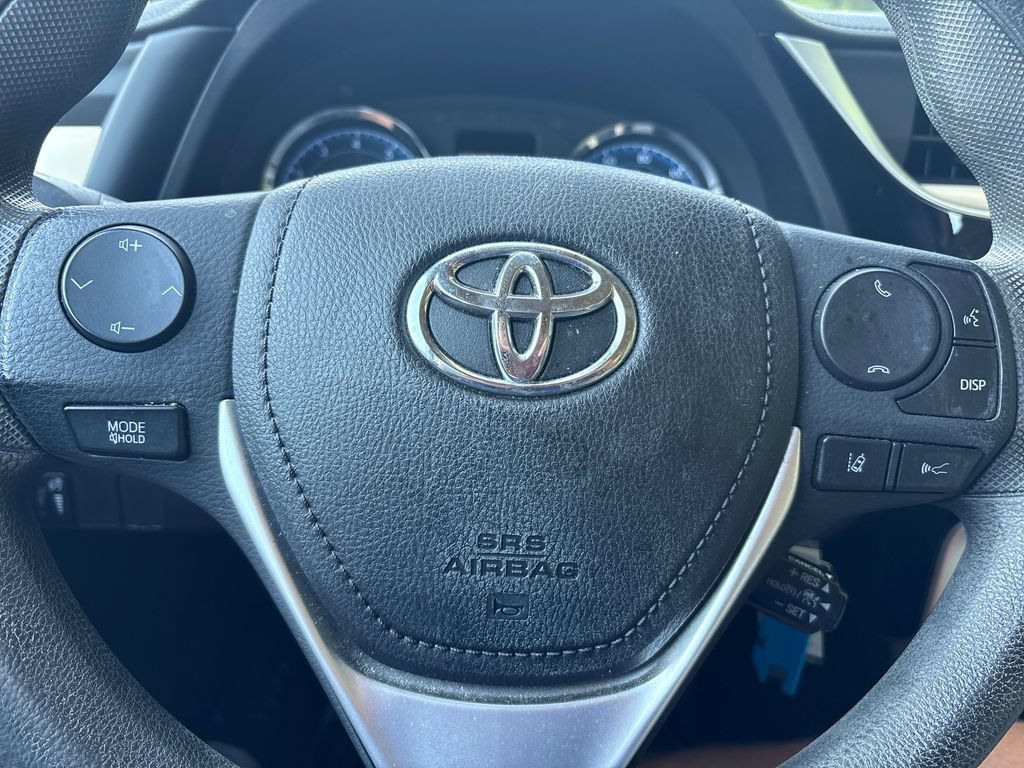 Used 2018 Toyota Corolla LE FWD image 10