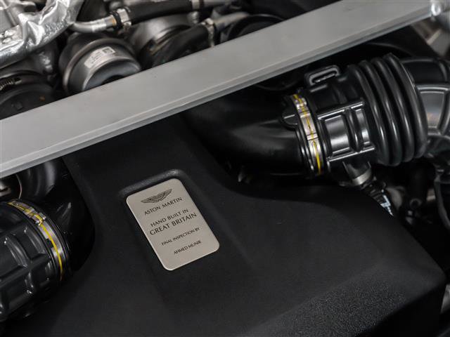 Used 2023 Aston Martin V8 Vantage Roadster image 29