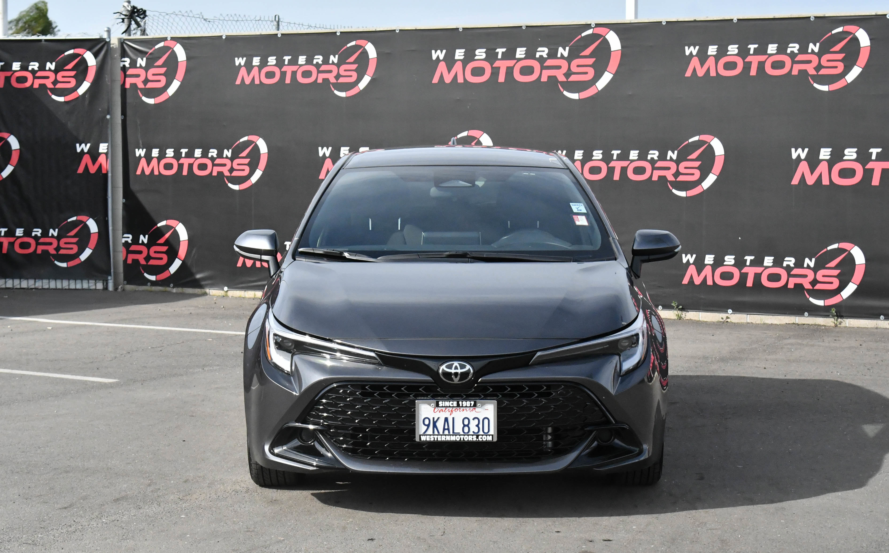 Used 2024 Toyota Corolla SE w/ SE Package image 2