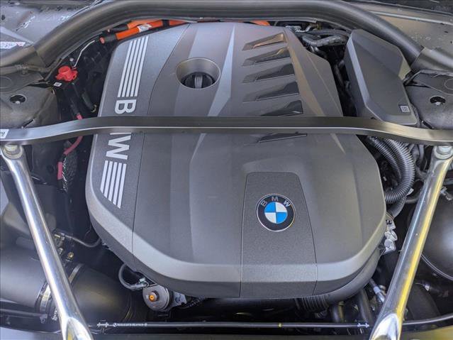 New 2026 BMW 750e xDrive image 18