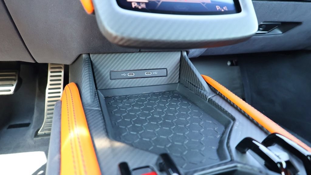 Used 2024 Lamborghini Revuelto AWD/4WD image 31