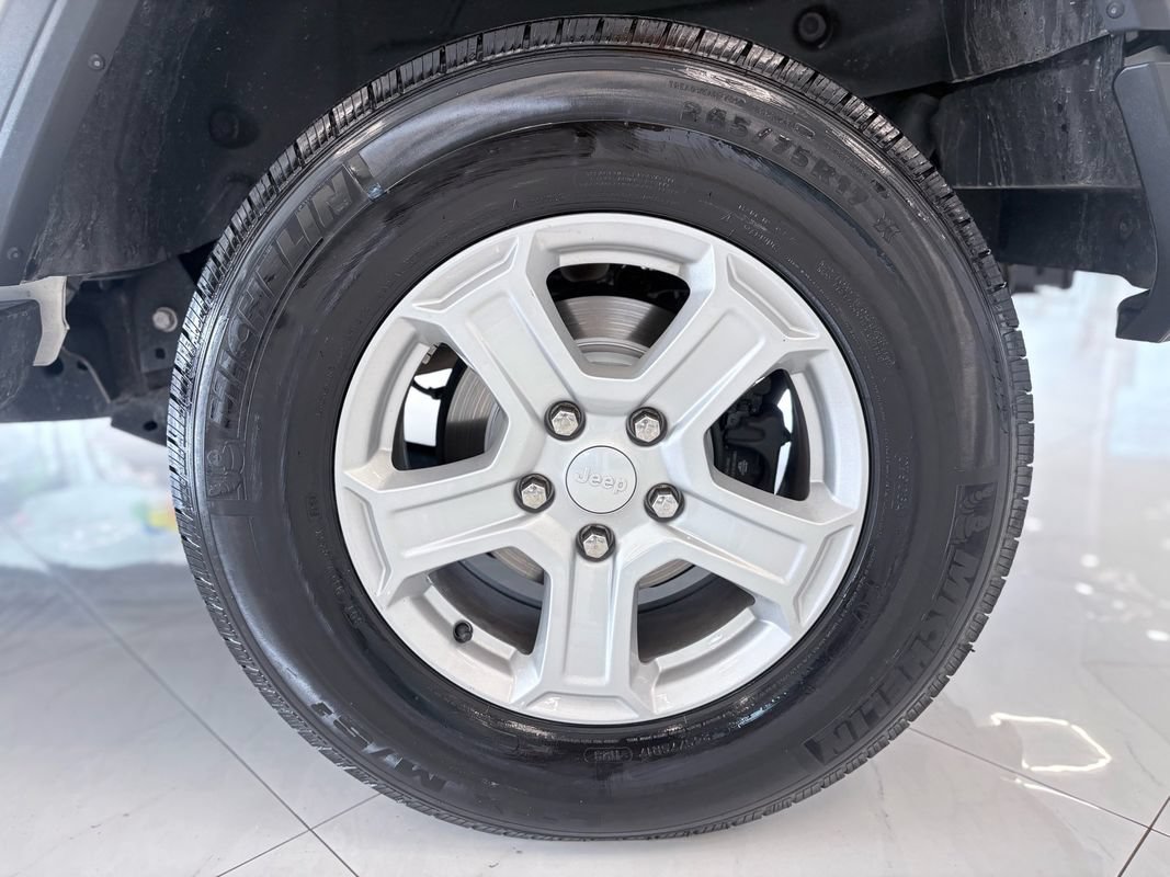 Used 2018 Jeep Wrangler Unlimited Sport S AWD/4WD image 42