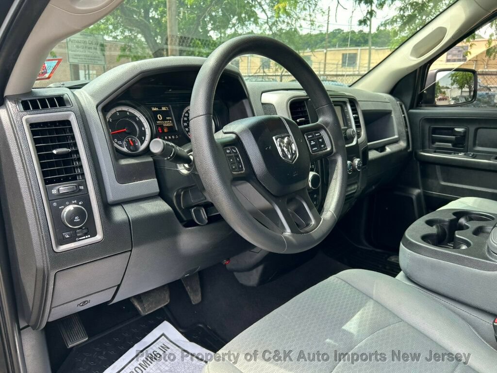 Used 2018 RAM 1500 Express w/ Black Ram 1500 Express Group AWD/4WD image 26