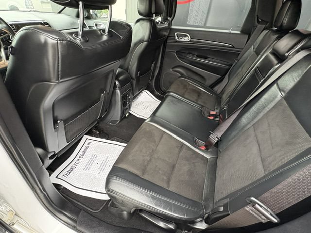 Used 2019 Jeep Grand Cherokee Altitude AWD/4WD image 12