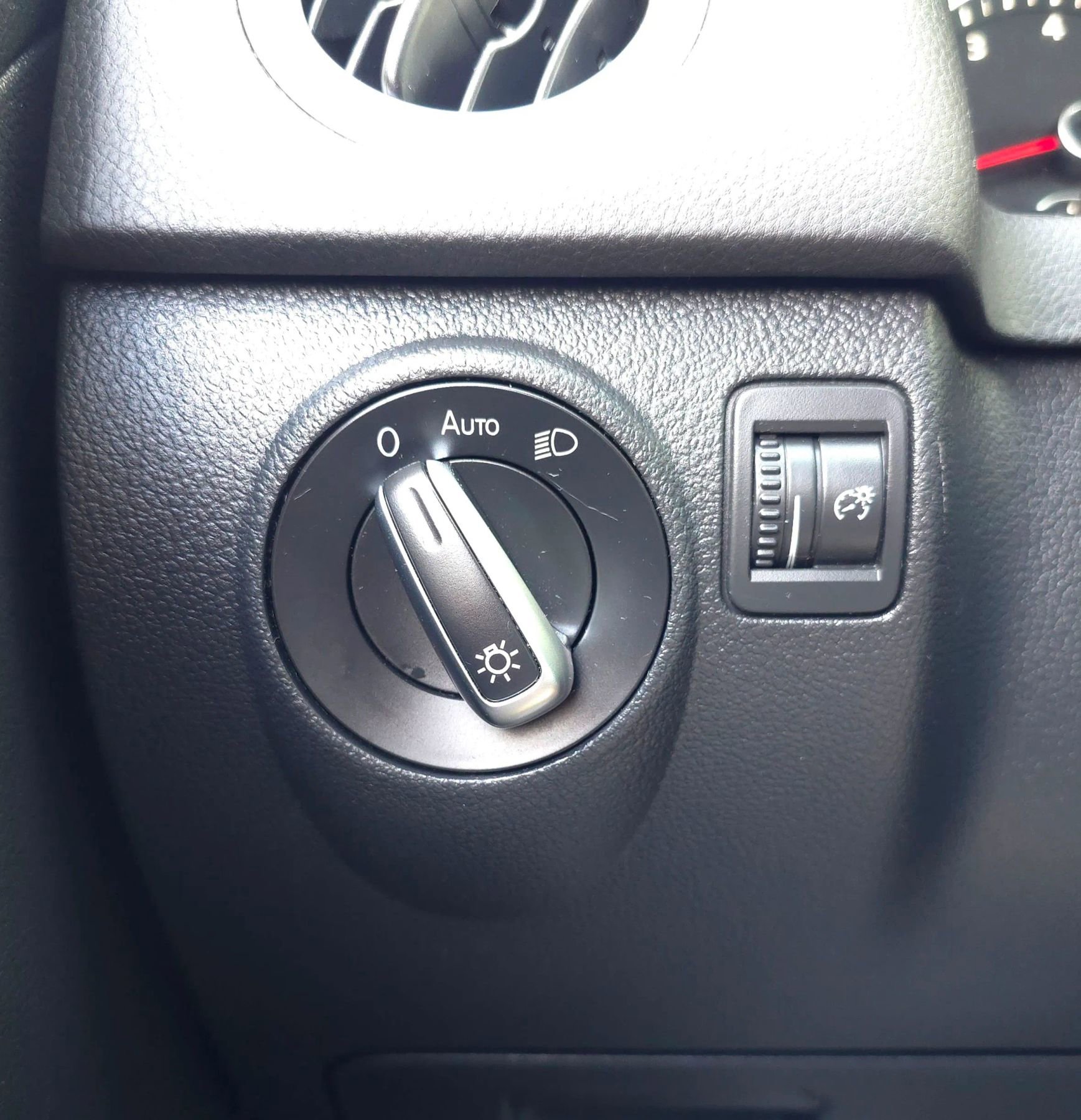 Used 2017 Volkswagen Tiguan Wolfsburg Edition AWD/4WD image 39