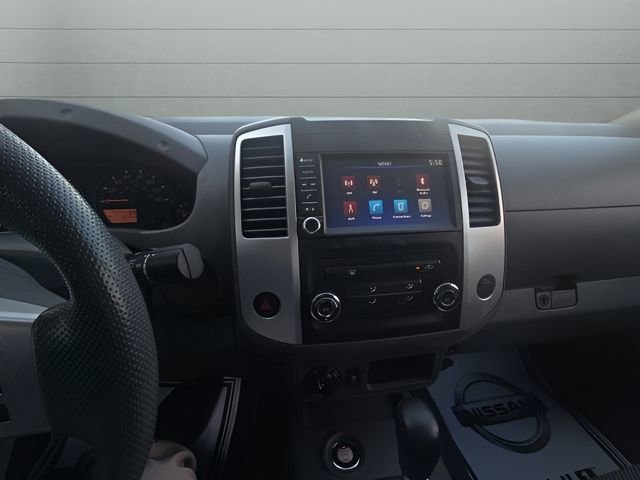 Used 2020 Nissan Frontier SV image 16