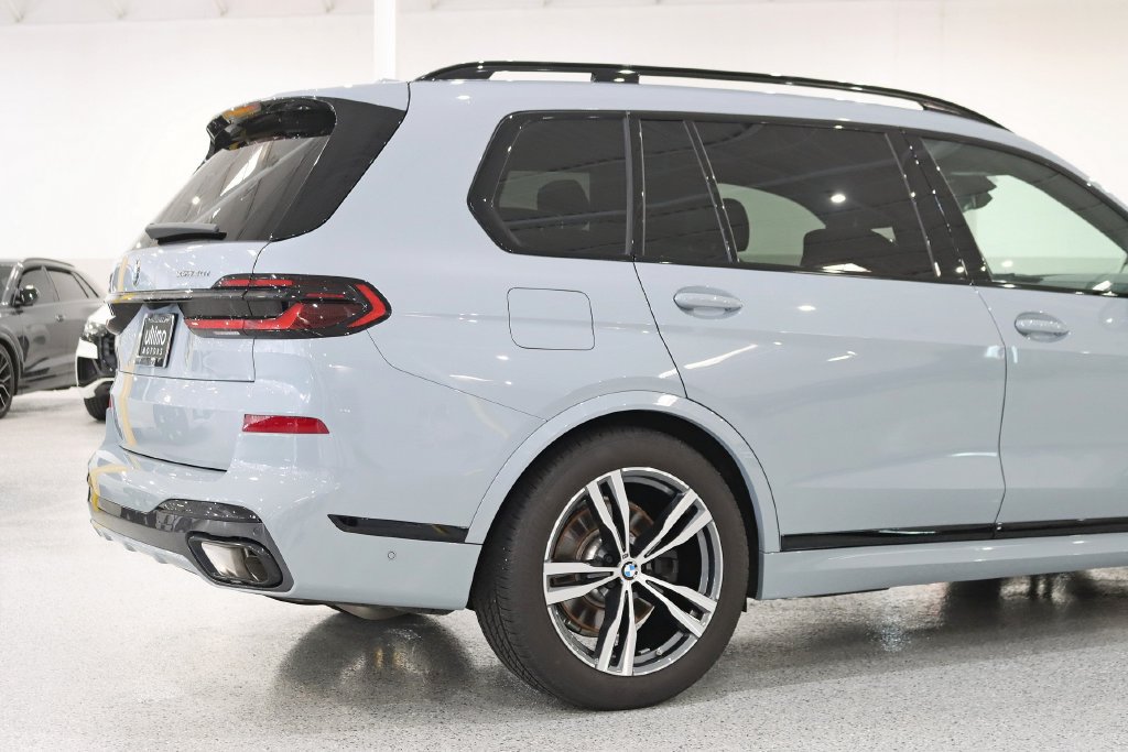 Used 2026 BMW X7 xDrive40i w/ M Sport Package AWD/4WD image 11