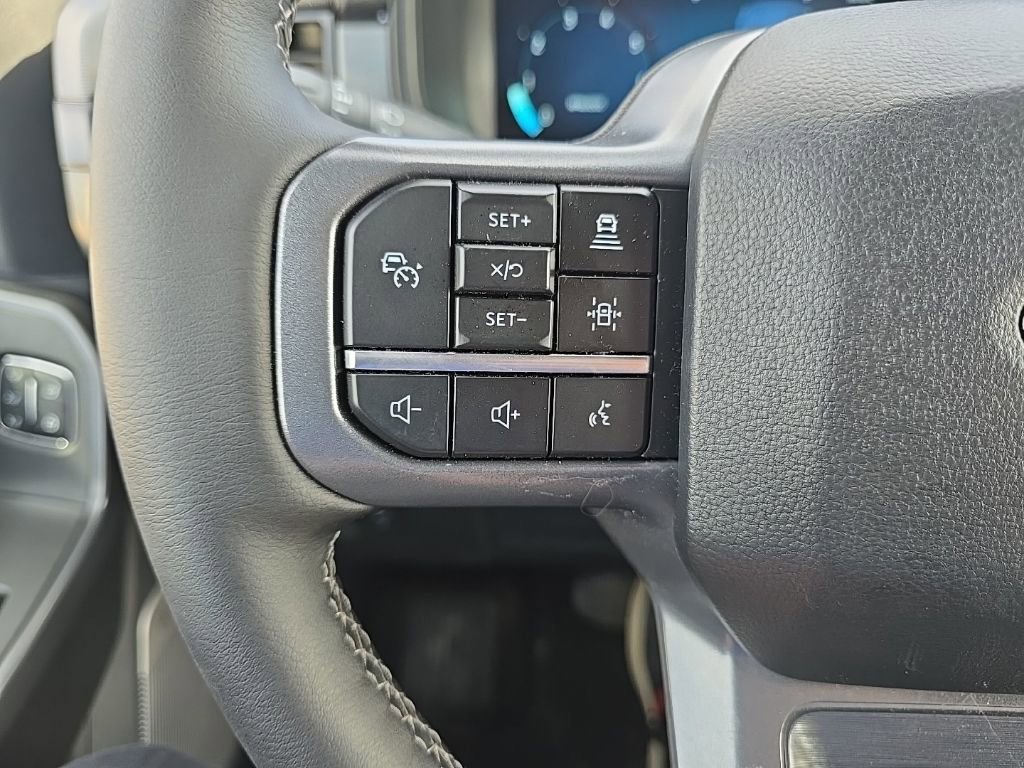 Used 2025 Ford F150 Lariat AWD/4WD image 15