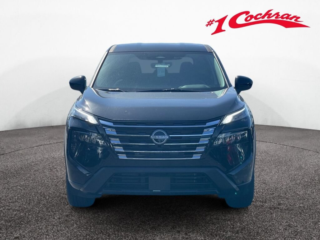 Used 2026 Nissan Rogue SV AWD/4WD image 2