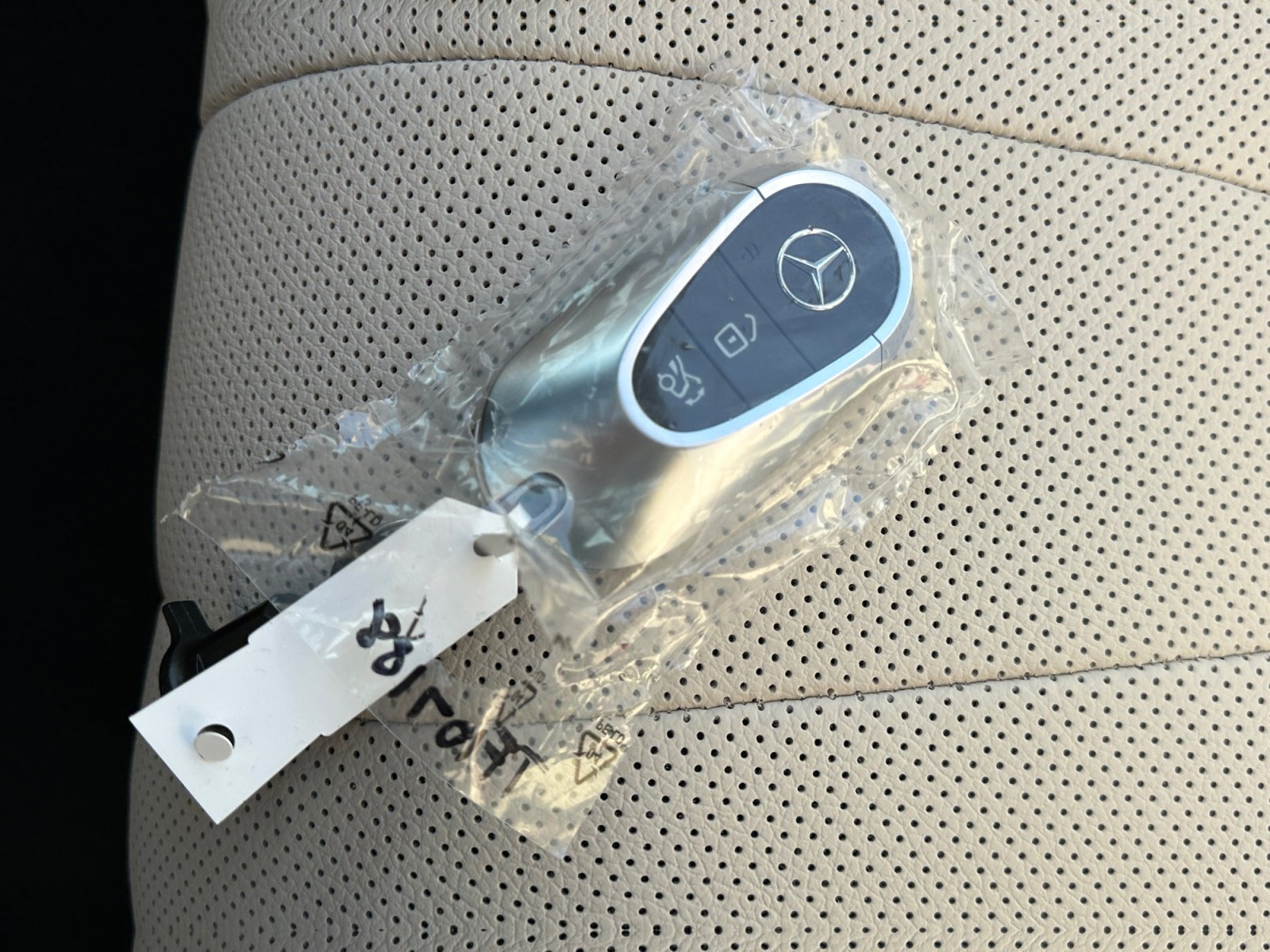 New 2026 Mercedes-Benz CLE 450 4MATIC Cabriolet image 31