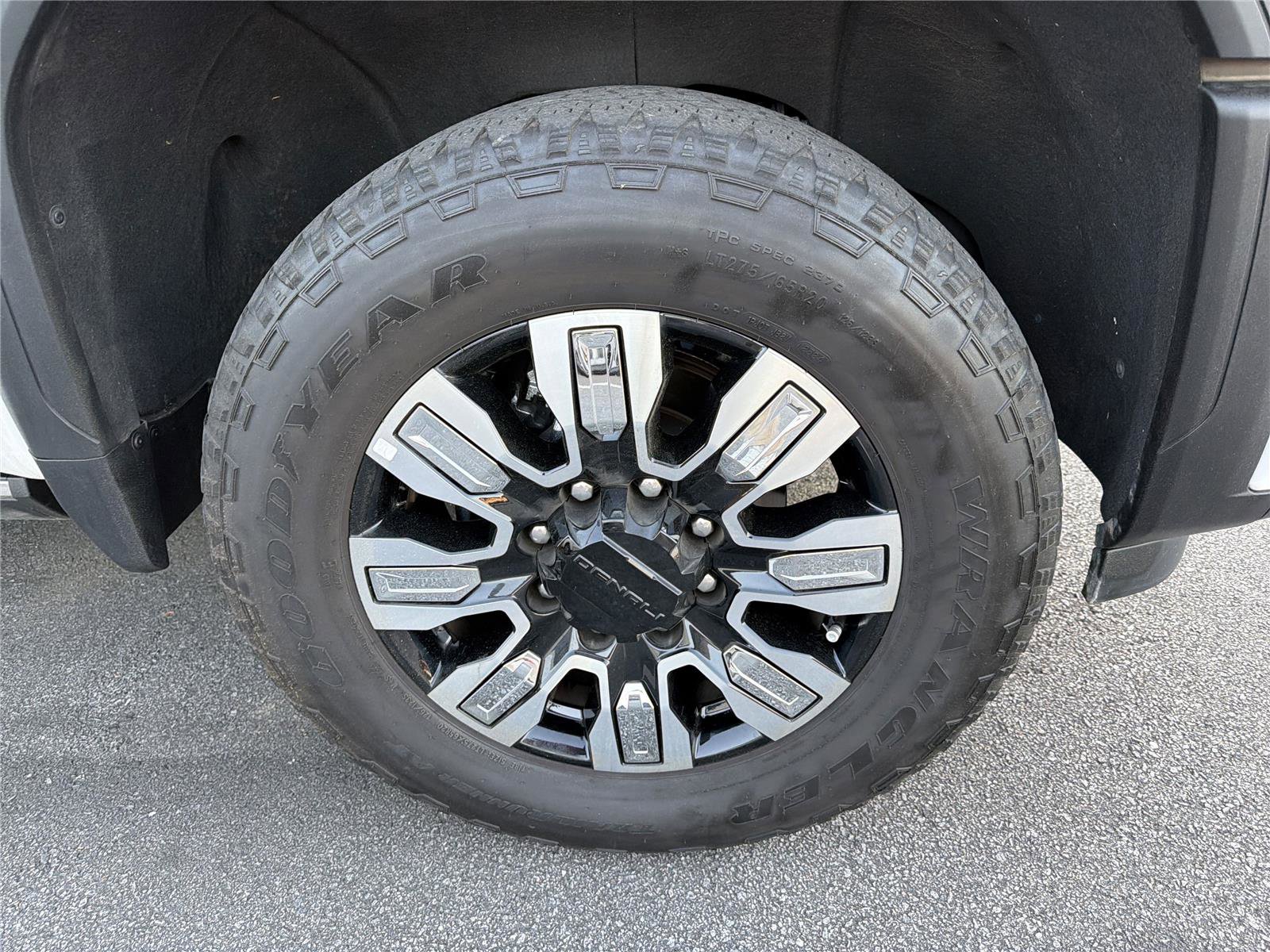 Used 2024 GMC Sierra 2500 Denali w/ Denali Reserve Package image 8