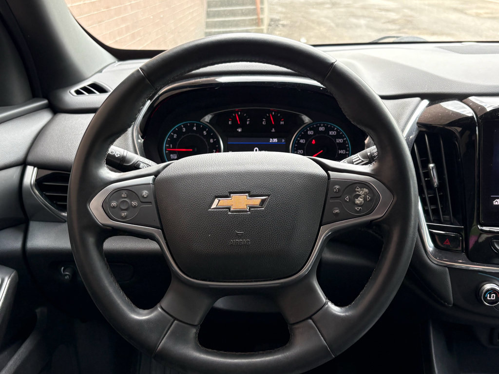 Used 2023 Chevrolet Traverse LT image 38