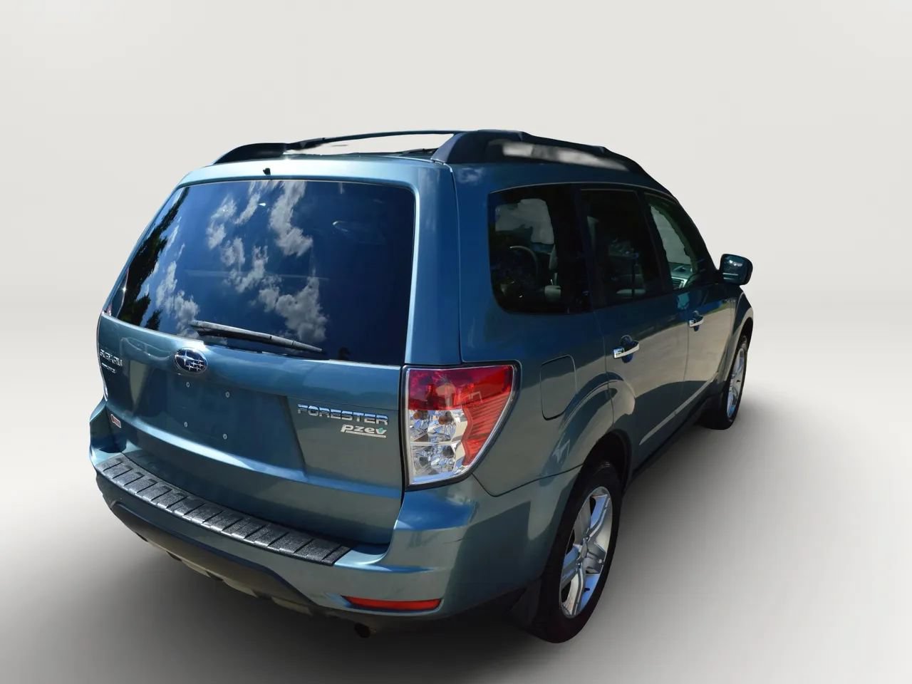 Used 2010 Subaru Forester 2.5X Premium AWD/4WD image 8
