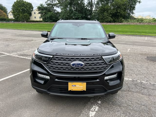 Certified 2023 Ford Explorer XLT w/ Equipment Group 202A AWD/4WD image 3