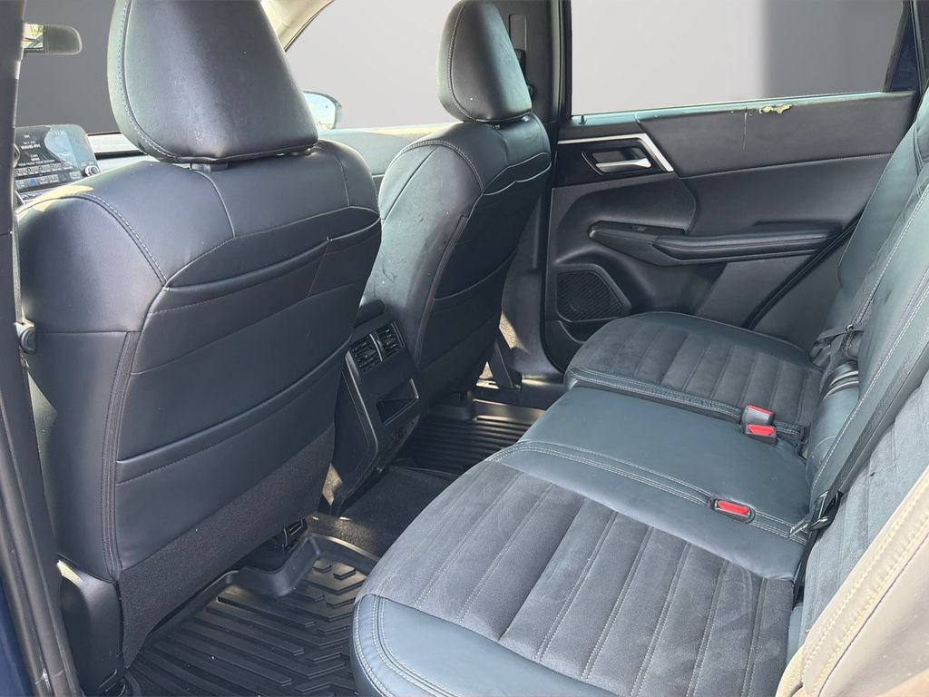 Used 2023 Mitsubishi Outlander SE FWD image 15