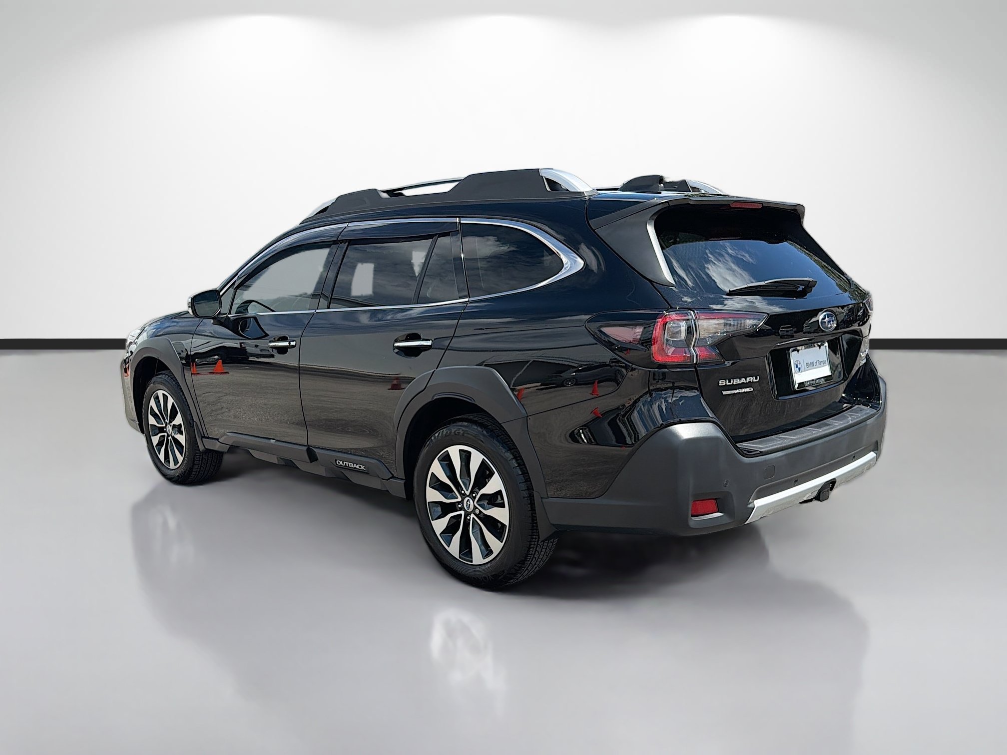 Used 2024 Subaru Outback Touring w/ Popular Package #2 AWD/4WD image 5