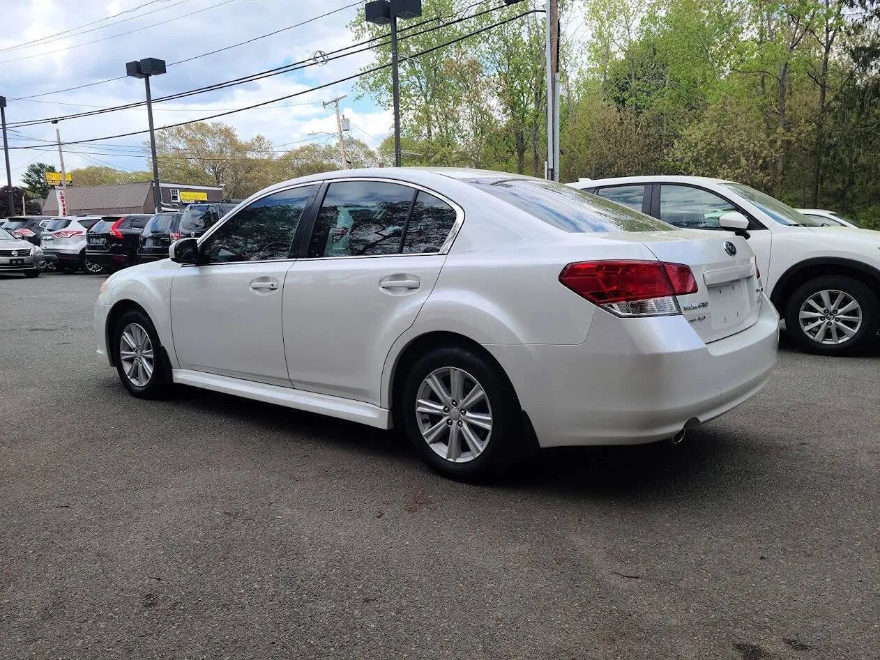 Used 2014 Subaru Legacy 2.5i Premium image 3